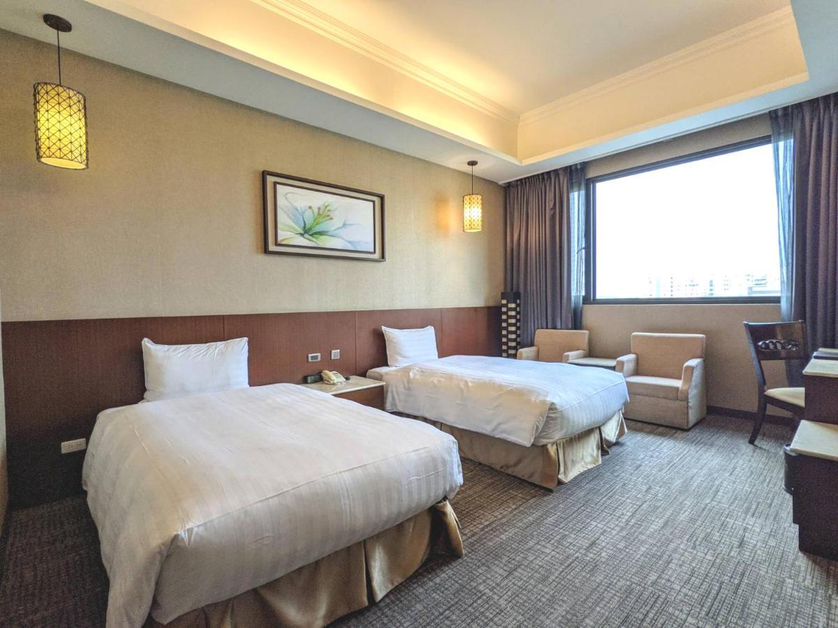 Guanko Hotel Chiayi City Exterior photo