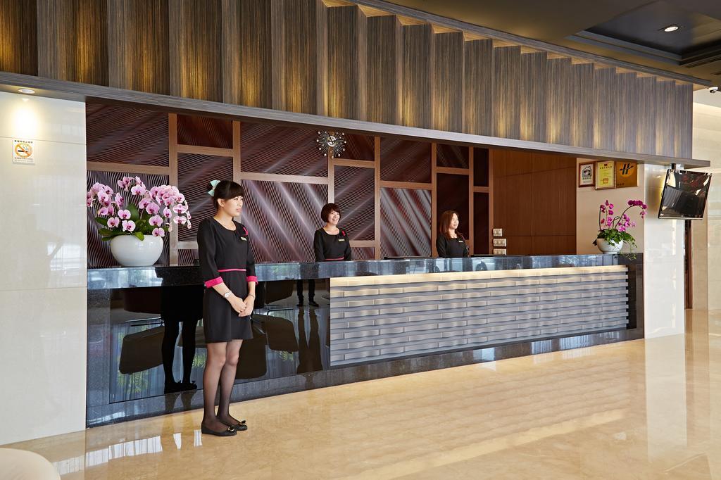 Guanko Hotel Chiayi City Exterior photo