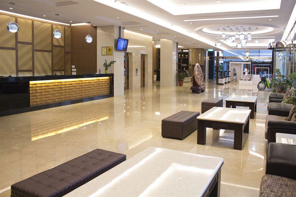 Guanko Hotel Chiayi City Exterior photo