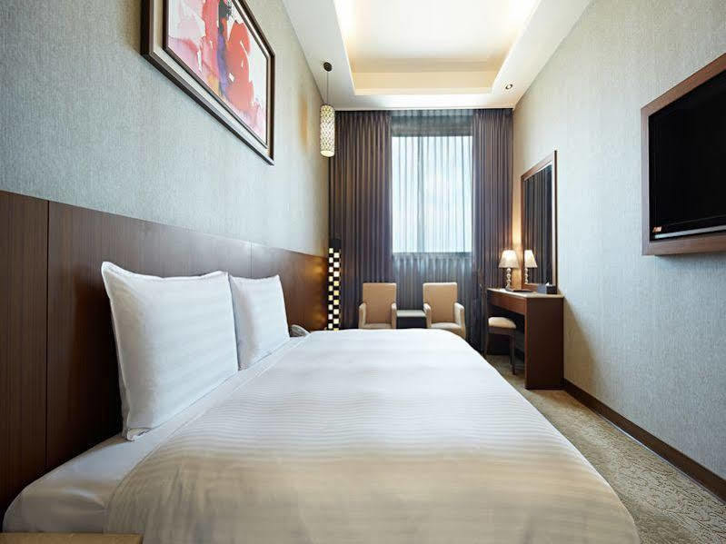 Guanko Hotel Chiayi City Exterior photo