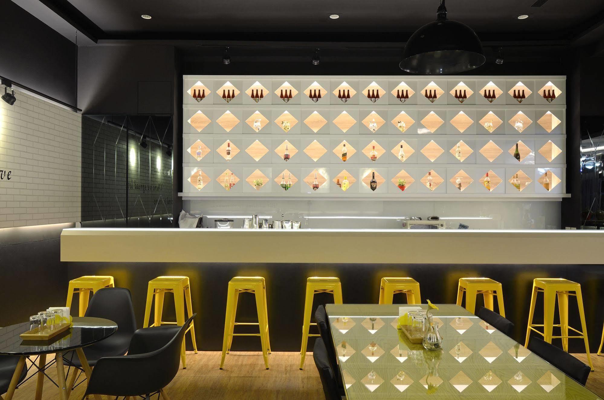 Guanko Hotel Chiayi City Exterior photo