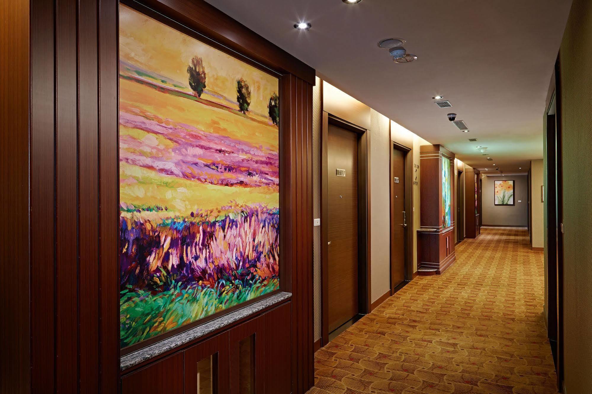 Guanko Hotel Chiayi City Exterior photo